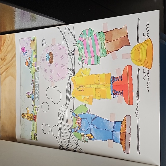 Sesame Street paper doll Golden book - Picture 14 of 14